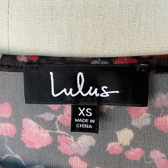 LULUS Signature Style Black Floral Print Sheer Ruffled Wrap Top ~ Womens Size XS - Picture 7 of 7